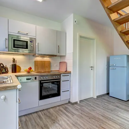 Dom wakacyjny Haus Fueuertoorn Mit Fass-sauna Loddin