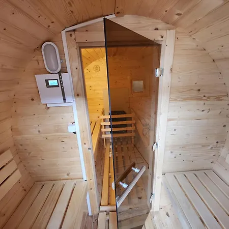 Haus Fueuertoorn Mit Fass-sauna Feriehus Loddin
